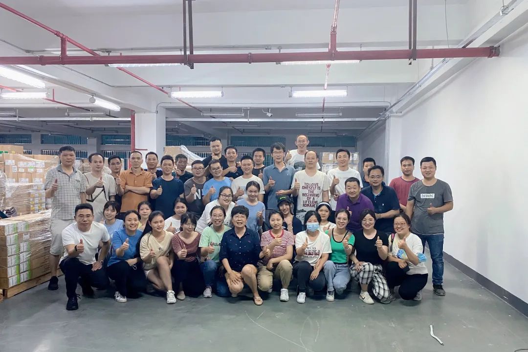 同心聚力 戰(zhàn)高溫酷暑，英唐智控圓滿完成深圳倉搬遷工作